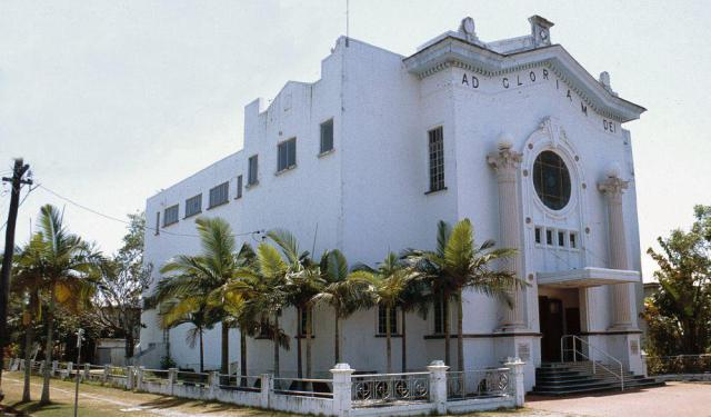 Cairns' Historical Buildings Walking Tour