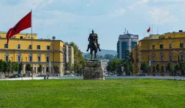 Tirana Introduction Walking Tour