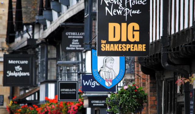 William Shakespeare Walking Tour
