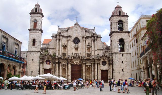 Historical Churches and Cathedrals Walking Tour