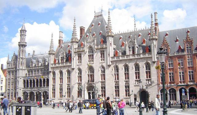 Architectural Jewels Walking Tour