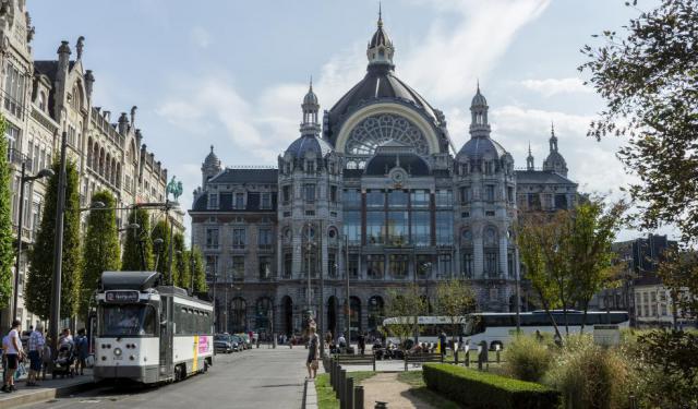 Antwerp Historic Center Walk