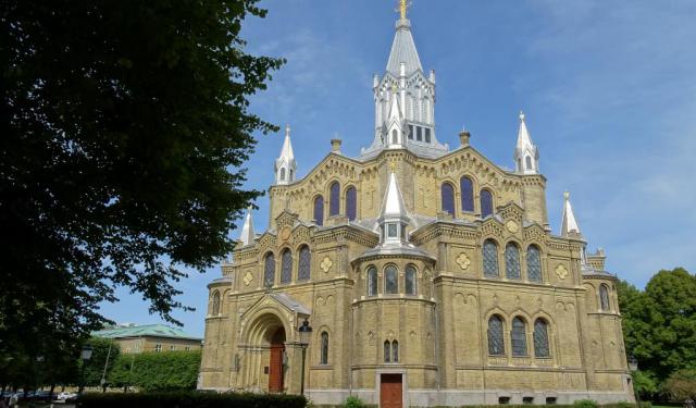 Historical Buildings Walking Tour