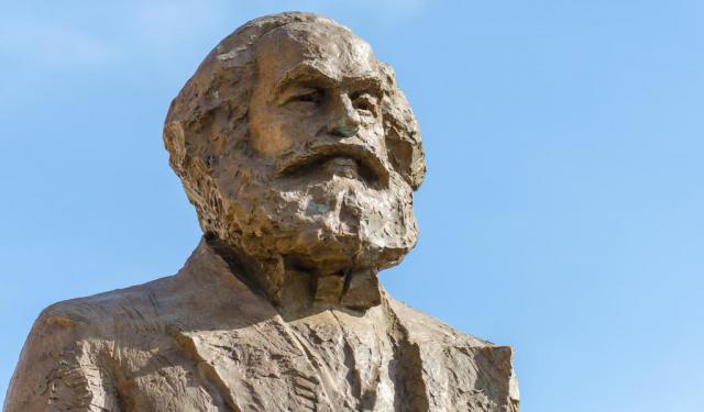 In The Footsteps of Karl Marx, Trier