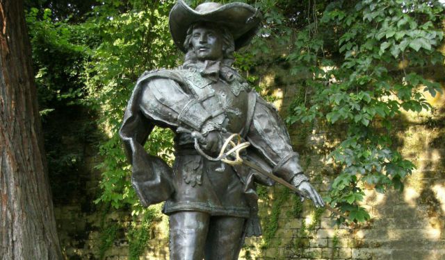 Statues and Monuments Tour