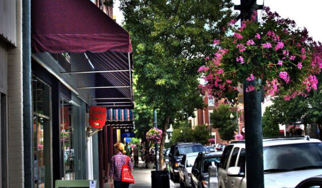 Shopping Walking Tour in Asheville