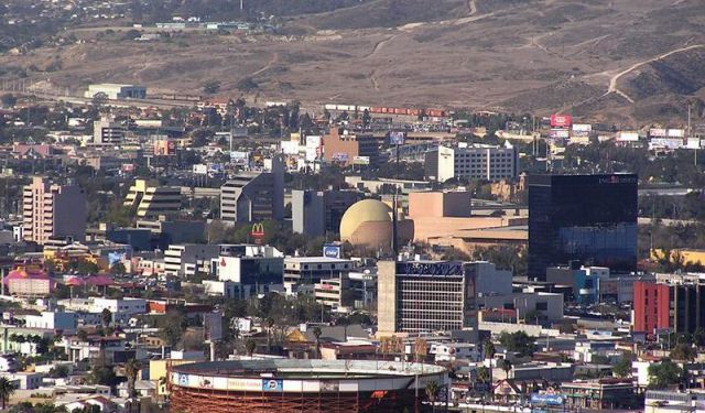 Paseo De Los Heroes Tour, Tijuana