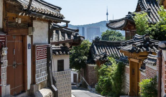 Bukchon Hanok Village Walk