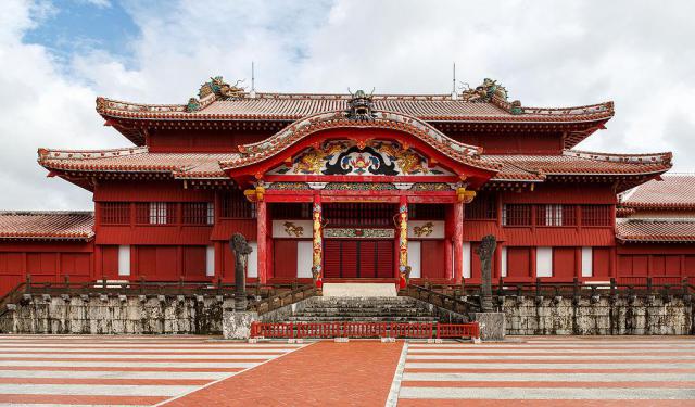 Shuri District Walking Tour, Naha