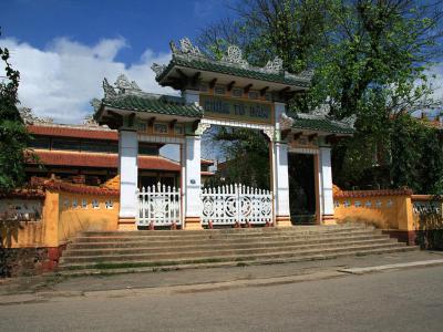 Tu Dam Temple, Hue