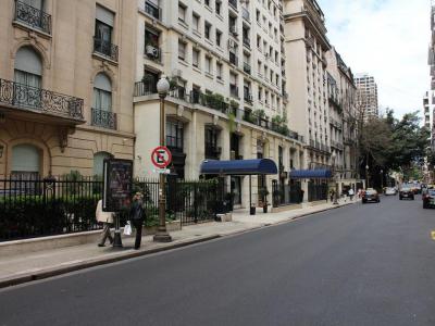 Avenida Alvear (Alvear Avenue), Buenos Aires