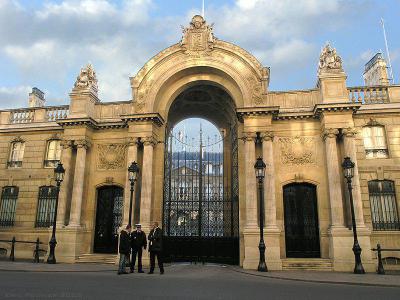 A Walk Down the Most Beautiful Boulevard in the World: Avenue des Champs- Elysées - Through Eternity Tours