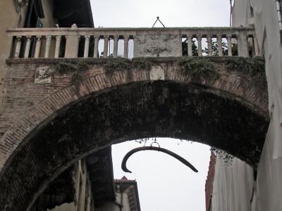 Arco della Costa, Verona