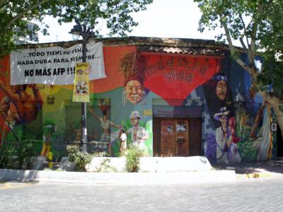 La Maestra Vida, Santiago