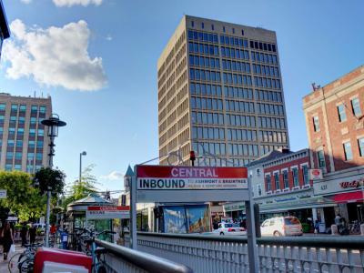 Cambridge Central Square, Boston
