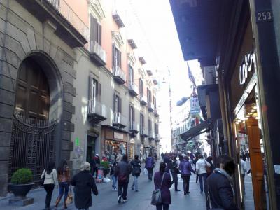 Via Chiaia (Chiaia street), Naples