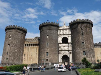 Castel Nuovo (New Castle), Naples