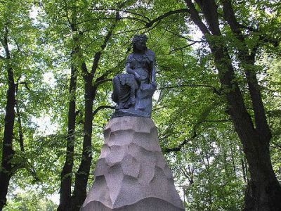 Linda Monument, Tallinn