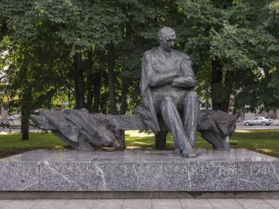 Statue of Anton H. Tammsaare, Tallinn