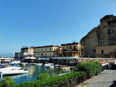 Borgo Santa Lucia, Naples