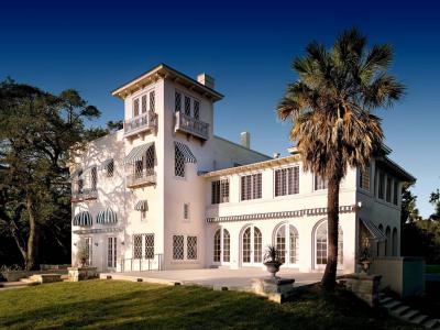 The Contemporary Austin Laguna Gloria, Austin