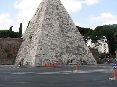 Piramide Cestia (Pyramid of Cestius), Rome