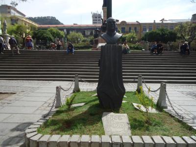 Monumento a Gualberto Villaroel (1910-1946), La Paz