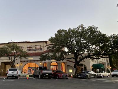 Highland Park Village, Dallas