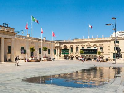 Palace Square (St. George's Square), Valletta