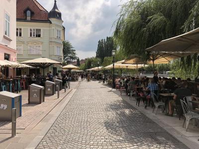 Cankarjevo nabrezje (Cankarjevo Riverside), Ljubljana