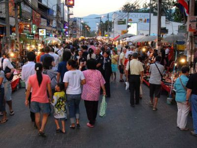 Ratchadamnoen Road (Sunday Walking Street), Chiang Mai