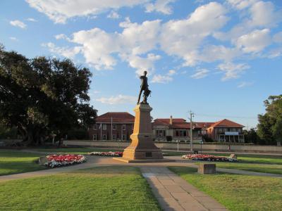 Colonel's Light Vision Statue, Adelaide