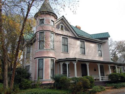 Overcarsh House, Charlotte