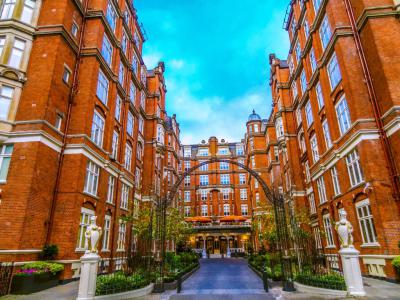 St. Ermin's Hotel, London