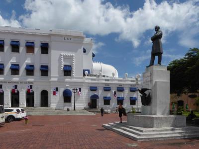 Plaza de Francia (France Square), Panama City