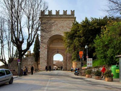 Porta Nuova (New Gate), Assisi