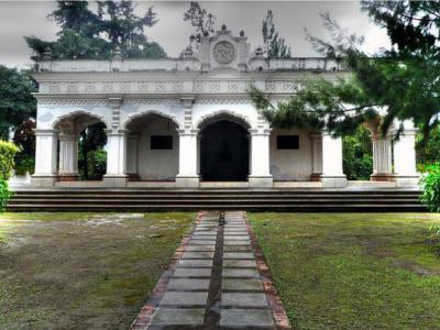 Rafael Landival Monument, Antigua