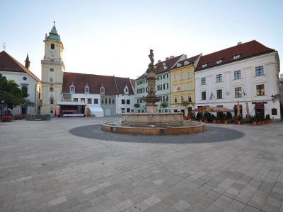 Hlavne Namestie (Main Square), Bratislava