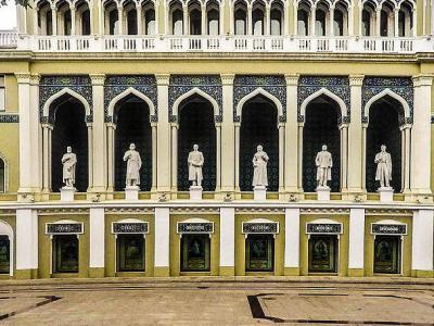 Statues of Poets, Baku