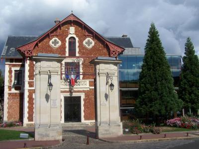 Viroflay Mairie (Viroflay Town Hall), Versailles