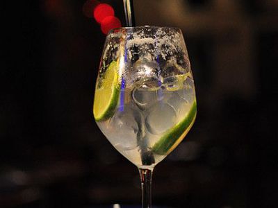 Le Café Chaud, Tours