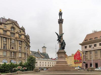 Statue in Public Square, Lviv (Lvov), Western Ukraine, Ukraine Stock Photo  - Alamy