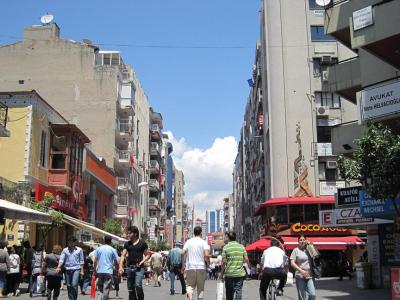 Kıbrıs Şehitleri Street, Izmir