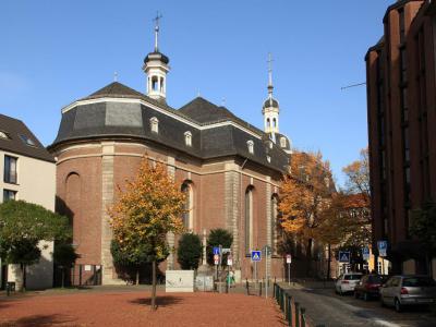 Pfarramt St. Maximilian (Saint Maximilian Church), Dusseldorf