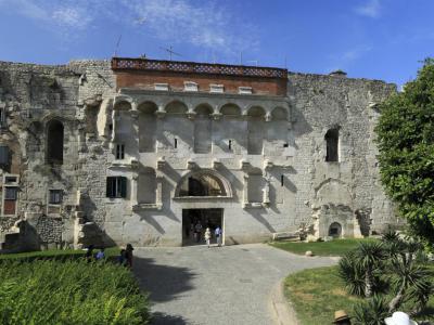 Golden Gate, Split