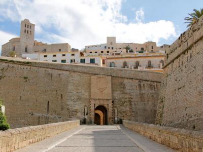 Portal de ses Taules (Ses Taules Gateway), Ibiza