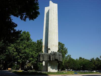 Friendship Monument, Bishkek
