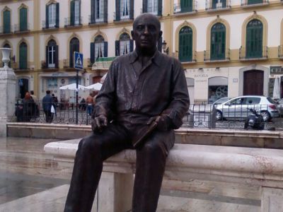 Estatua de Pablo Ruiz Picasso (Picasso Sculpture), Malaga