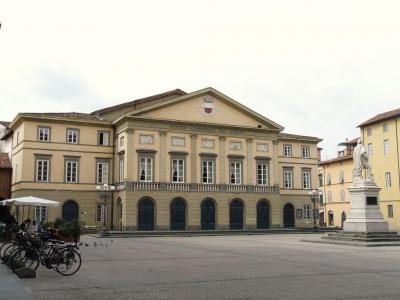 Teatro del Giglio (Theater of the Lily), Lucca