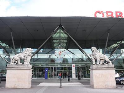 Linz Hauptbahnhof (Linz Central Station), Linz
